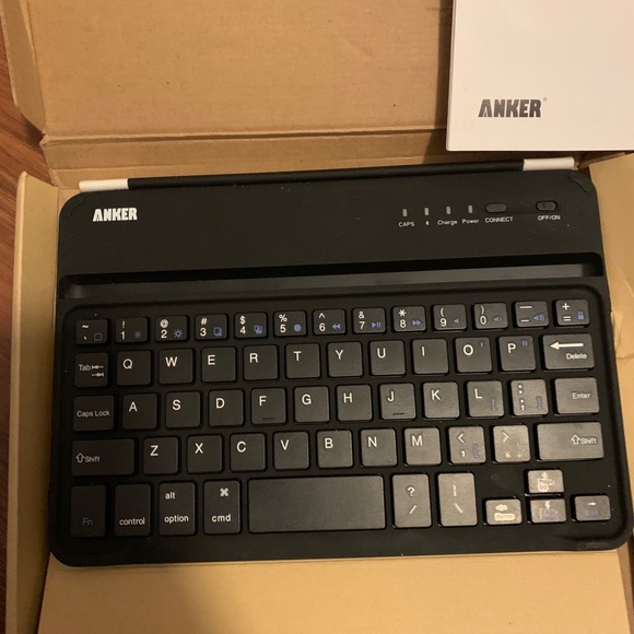 Bluetooth Keyboard case - Picture 3 of 3